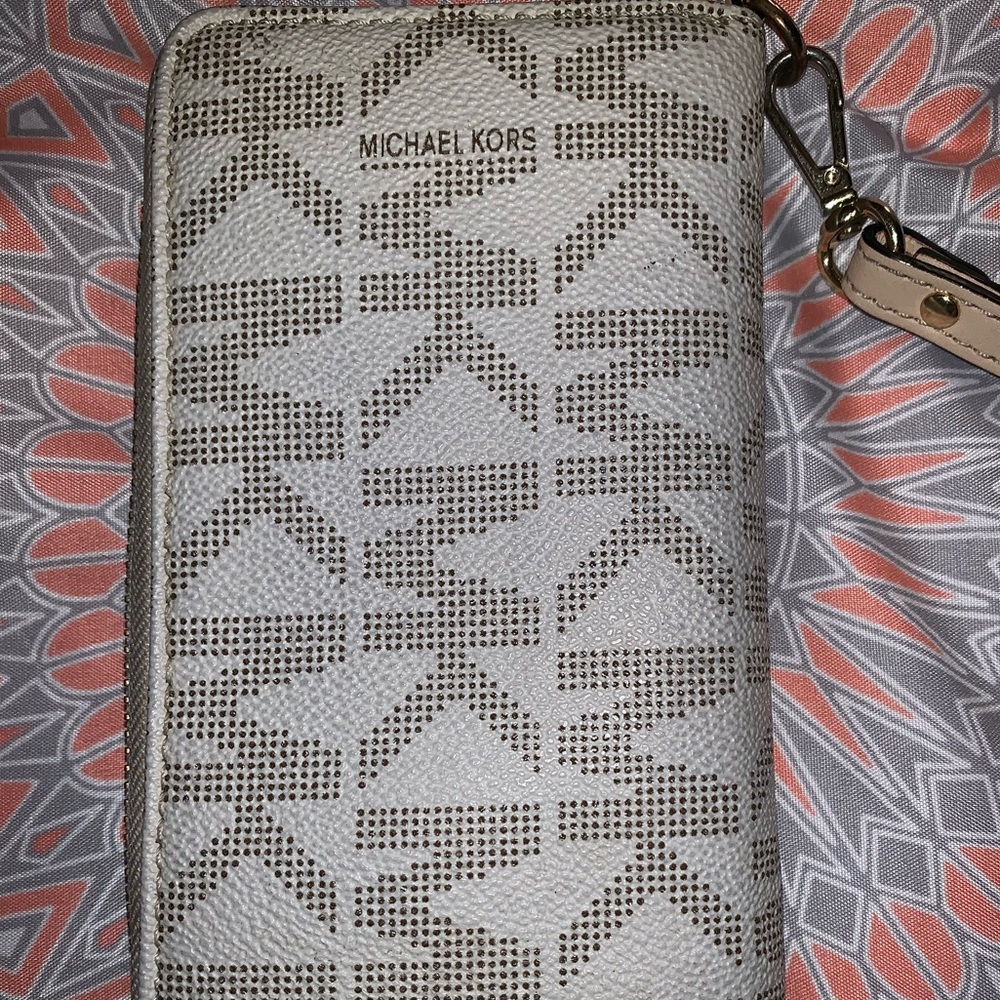 Michael Kors wristlet